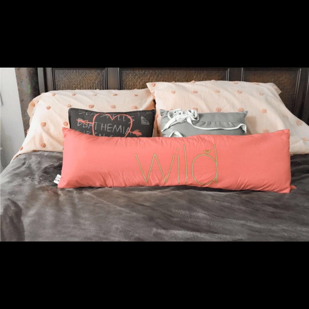 Roxy Pillows